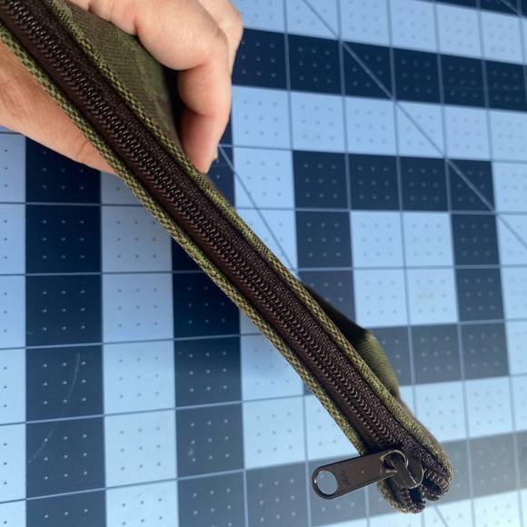 Dooney & Bourke Canvas Green Logo Coin Purse Pouch Small - Picture 5 of 7